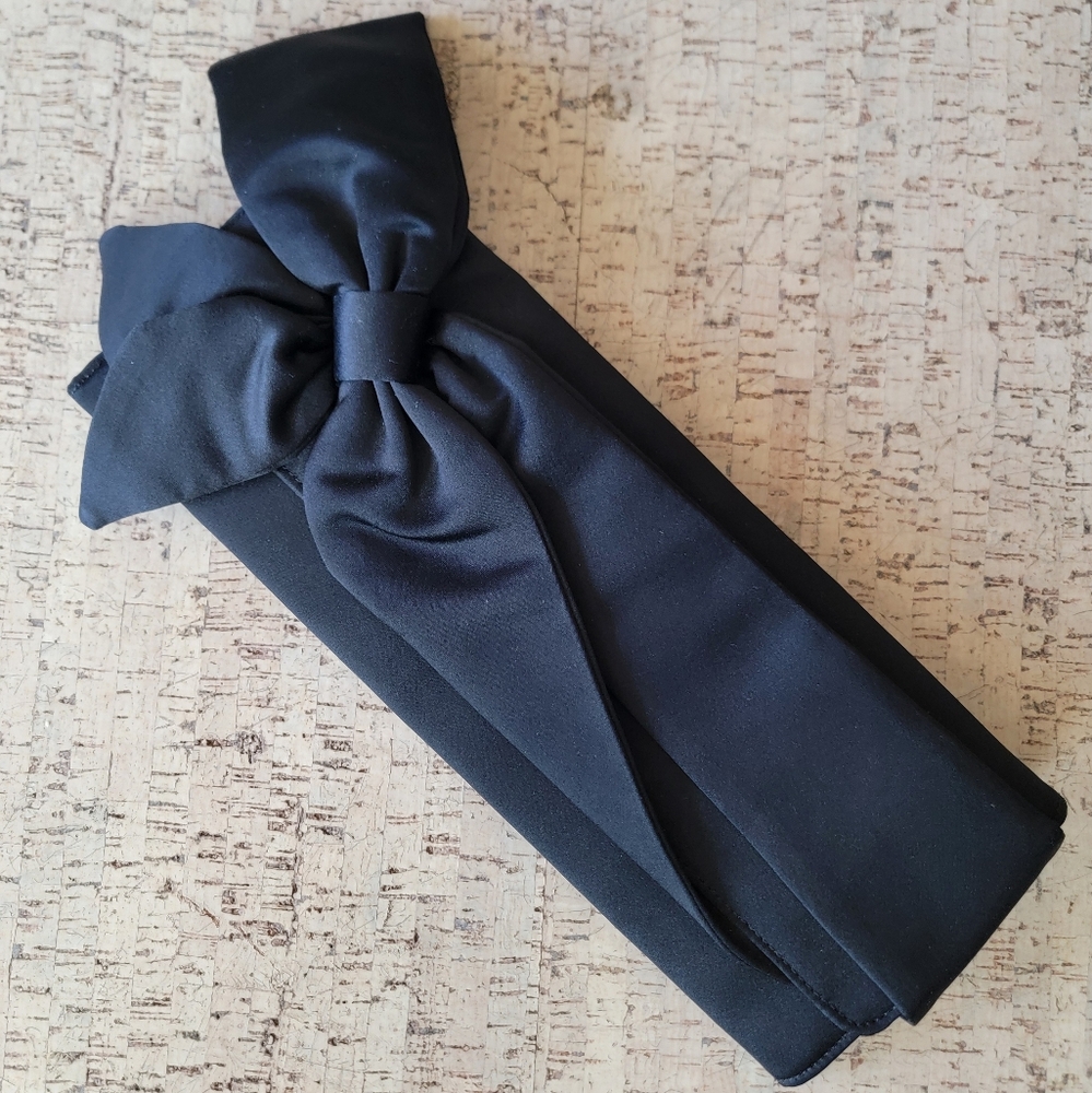Elegant Black Bow Clutch